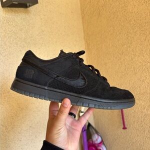 Nike dunk low undefeated